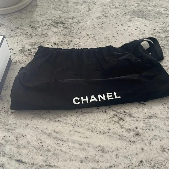 Chanel empty box 9x9x3 and dust bag - Picture 5 of 6